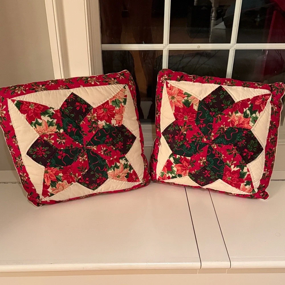 Holiday Star Pattern Pillow Set